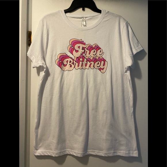 🆕 Free Britney tee XL - Picture 1 of 5